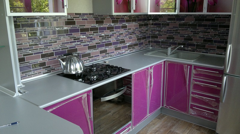 фиолетовая кухня Нижние модули пластик