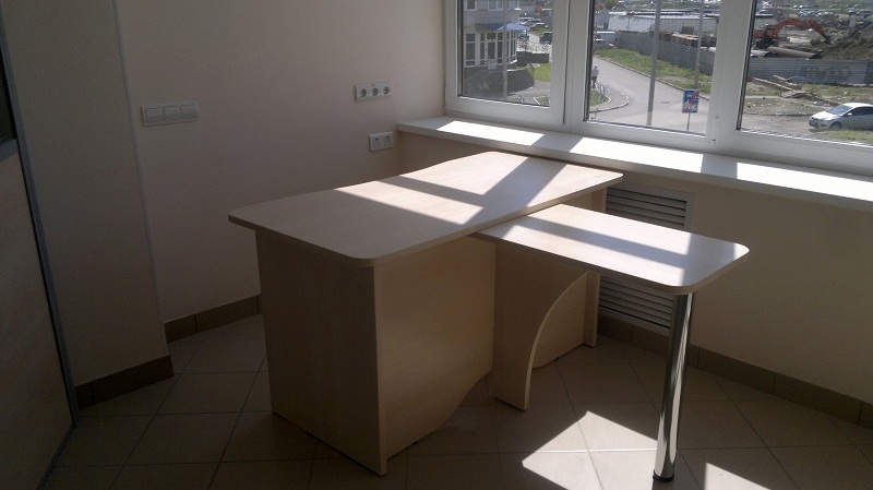 Мебель для клиники стол