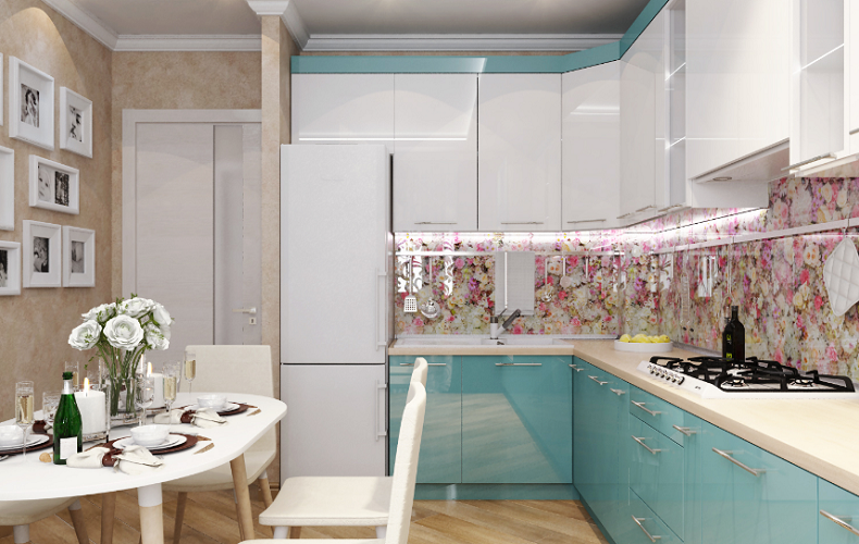 Лиловая кухня с цветами