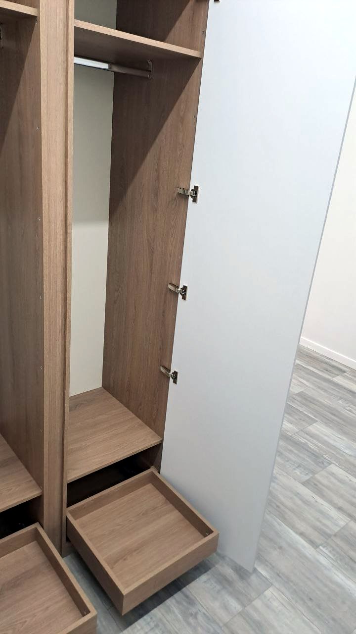Шкаф в современном стиле